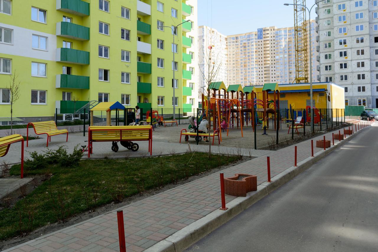 Комфортні Мині-Апартаменти Студіо На Юлії Здановської Kiew Exterior foto